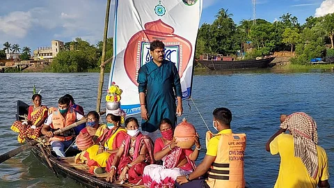 গোসাবা নদীপথে 'লক্ষ্মী ভান্ডার' প্রকল্পের অভিনব যাত্রা