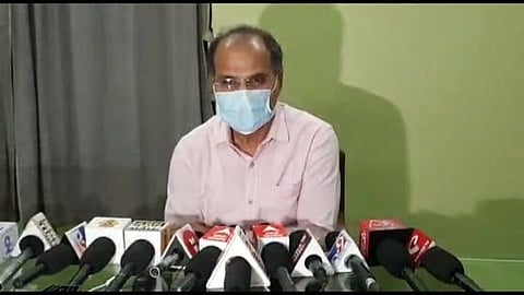 সাংবাদিক বৈঠক অধীরে চৌধুরী (ছবি ভিডিওর স্ক্রিনশট)