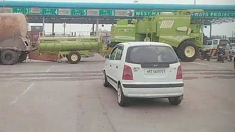 শাম্পলা টোল প্লাজায় অবরোধ