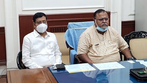 বিধানসভায় পার্থ চট্টোপাধ্যায়ের সঙ্গে সব্যসাচী দত্ত