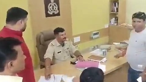 মাজহোলা থানায় বিজেপি কর্মীদের হাঙ্গামা