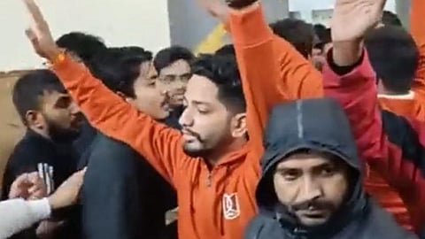 জেএনইউ-এ ছাত্র সংঘর্ষ