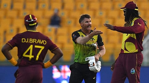 T20 WC 2021: বল হাতে হেজেলউড, ব্যাট হাতে ওয়ার্নার, ব্র্যাভোর বিদায়ী ম্যাচে শেষ হাসি অজিদের