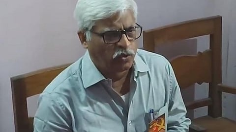 দিনহাটায় সাংবাদিক সম্মেলনে সুজন চক্রবর্তী