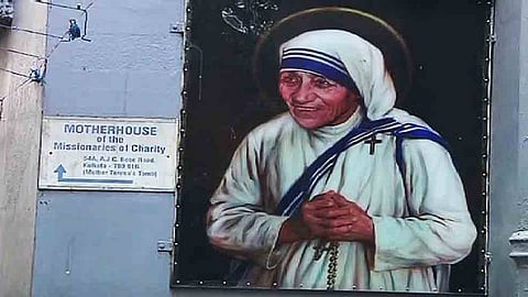 মাদার টেরিজার মিশনারিজ অব চ্যারিটির সব অ্যাকাউন্ট ফ্রিজ করল কেন্দ্র, ক্ষুব্ধ মমতা-সূর্যকান্ত