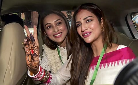 নুসরত জাহান এবং মিমি চক্রবর্তী