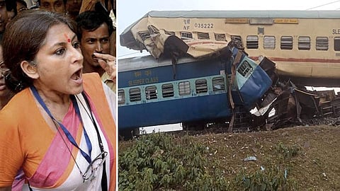 রূপা গাঙ্গুলি (বামে)