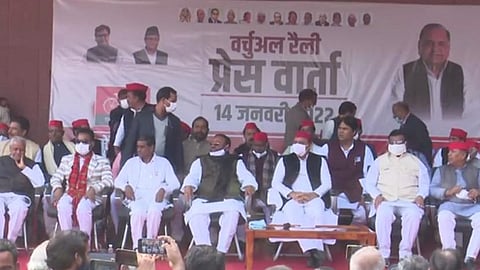 সমাজবাদী পার্টিতে যোগ দিলেন একাধিক বিজেপি বিধায়ক