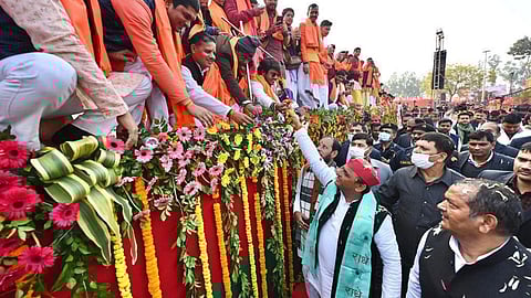 নির্বাচনী প্রচারে অখিলেশ যাদব