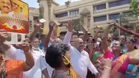 চেন্নাইতে ডিএমকে সমর্থকদের উল্লাস