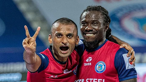 কেরালা ব্লাস্টার্স বনাম জামশেদপুর এফসি