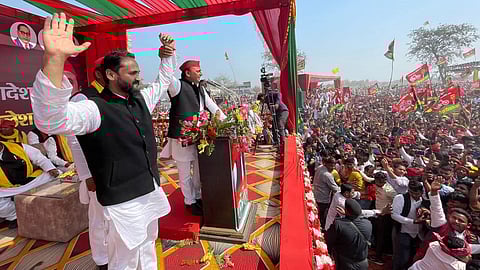 সমাজবাদী পার্টিতে যোগ দিলেন মায়াঙ্ক যোশী