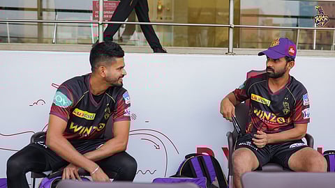 অনুশীলনের ফাঁকে শ্রেয়স আইয়ার এবং অজিঙ্ক রাহানে