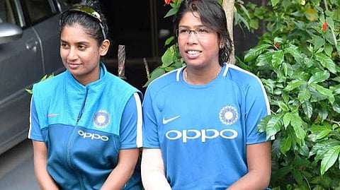 মিতালি রাজ এবং ঝুলন গোস্বামী