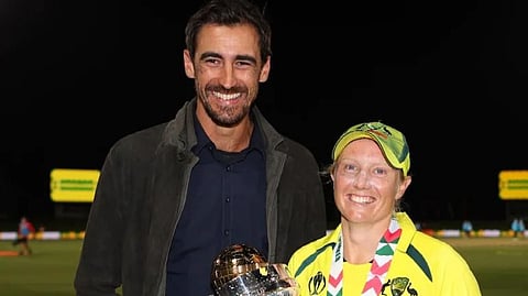 মিচেল স্টার্কের সাথে অ্যালিসা হেলি