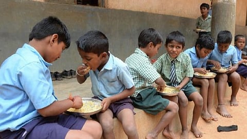 হঠাৎ বন্ধ ৩০টি শিশু শ্রমিক বিদ্যালয়, কর্মহীন অনেকে, প্রশ্ন পড়ুয়াদের ভবিষ্যৎ নিয়েও