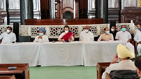 দলীয় সাংসদদের সঙ্গে বৈঠকে কংগ্রেস অন্তর্বর্তীকালীন সভানেত্রী সোনিয়া গান্ধী