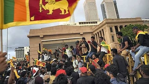 শ্রীলঙ্কায় রাষ্ট্রপতির পদত্যাগের দাবিতে বিক্ষোভ
