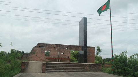 চুকনগর শহীদ স্মৃতিস্তম্ভ