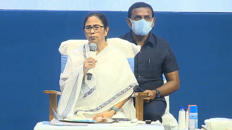 প্রশাসনিক বৈঠকে মমতা ব্যানার্জী