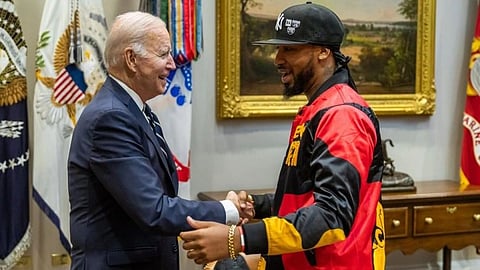 মার্কিন প্রেসিডেন্ট জো বাইডেনের সঙ্গে সাক্ষাত এএলইউ-র সভাপতি ক্রিশ্চিয়ান স্মলস