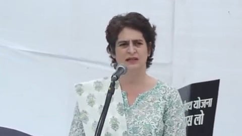 দিল্লিতে অগ্নিপথ বিরোধী বিক্ষোভে প্রিয়াঙ্কা গান্ধী বঢরা