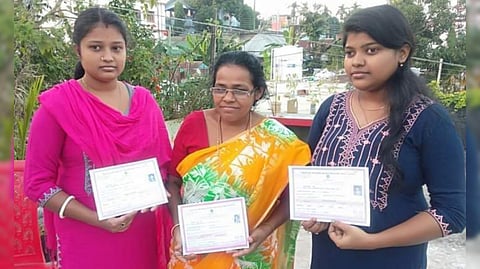 সপরিবারে শিলা রানী দাস
