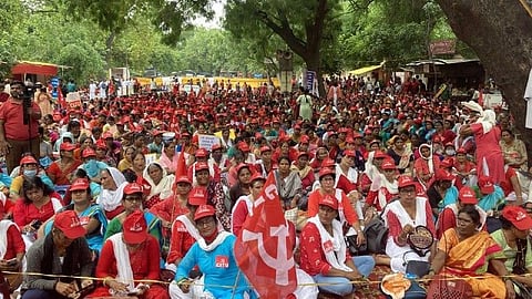 অঙ্গনওয়াড়ি কর্মীদের জমায়েত