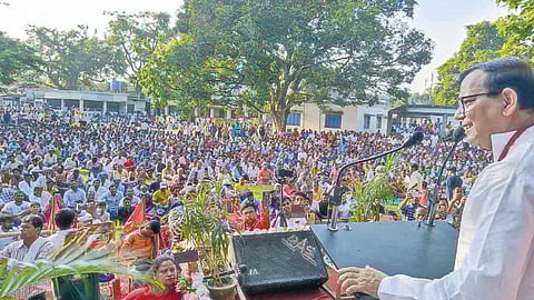 দেশের মালিক এখন আদানি-আম্বানি, পাহাড়-ক্ষেত-খনি সব বিক্রি হয়ে যাচ্ছে তাদের কাছে - মহ: সেলিম