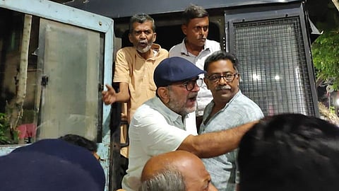 গ্রেপ্তারির সময় কমলেশ্বর মুখার্জি