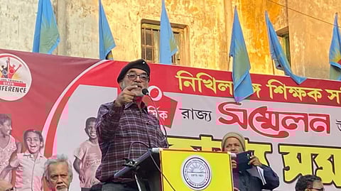 ABTA-র সমাবেশে বক্তব্য রাখছেন বিকাশরঞ্জন ভট্টাচার্য