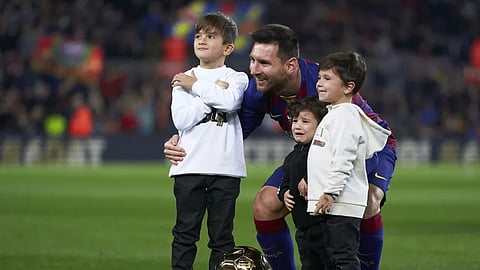 পুত্রদের সাথে মেসি