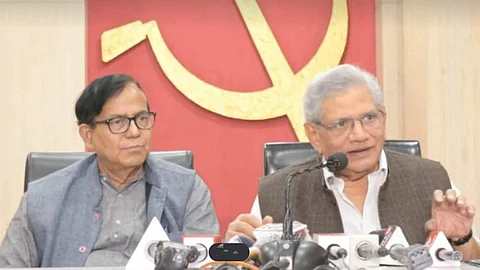 সাংবাদিক সম্মেলনে সীতারাম ইয়েচুরি এবং মহম্মদ সেলিম