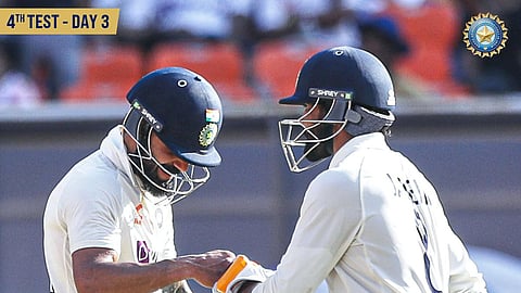 IND vs AUS: ১৪ মাস পর বিরাটের অর্ধশতরান! তৃতীয় দিনের শেষে এখনও ১৯১ রান দূরে টিম ইন্ডিয়া