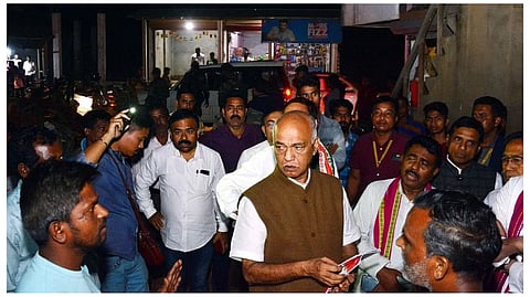 ত্রিপুরায় বাম কংগ্রেস সাংসদদের উপর হামলা বিজেপির