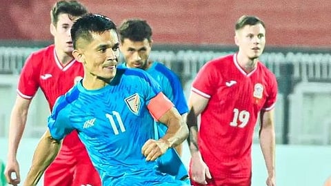 পুসকাসকে পেছনে ফেললেন সুনীল ছেত্রী