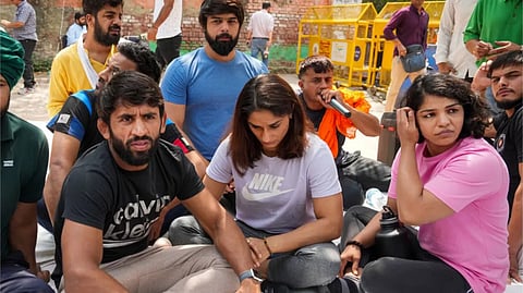 ধর্নায় কুস্তিগীররা