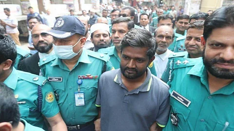 Bangladesh: সংবাদের শিরোনাম ও ছবির মধ্যে অসঙ্গতির জেরে ধৃত সাংবাদিক; সম্পাদকের নামে মামলা