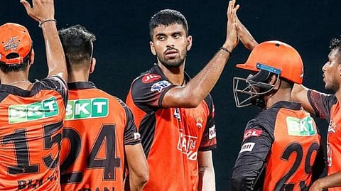IPL 2023: বড় ধাক্কা সানরাইজার্সের, বাকি টুর্নামেন্ট থেকে ছিটকে গেলেন দলের তারকা অলরাউন্ডার