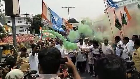 কর্ণাটকে কংগ্রেসের জয়ের পর সমর্থকদের বিজয়োল্লাস