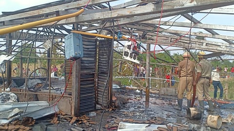 বিস্ফোরণে পুড়ে গিয়েছে বাড়িটি