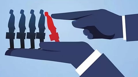 Lay Off: মানুষের বিকল্প এখন কৃত্রিম বুদ্ধিমত্তা! প্রায় ৩০ হাজার কর্মী ছাঁটাইয়ের পথে অ্যামাজন