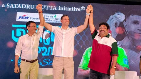 এমির সাথে দুই ক্লাবের কর্তারা