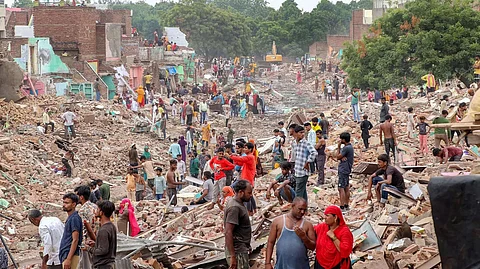 গুঁড়িয়ে দেওয়া হয়েছে জনবসতি