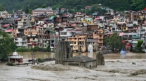 বন্যায় বিধ্বস্ত হিমাচল প্রদেশ
