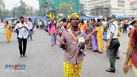 কলকাতায় আদিবাসীদের মিছিল