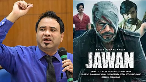 ডাঃ কাফিল খান (বামদিকে)