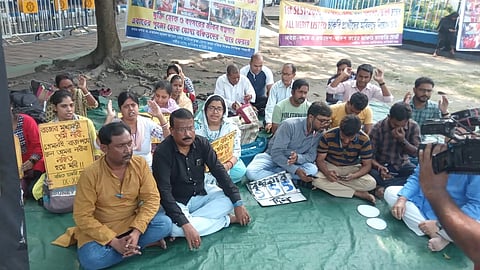 চাকরিপ্রার্থীদের ধর্না মঞ্চে কংগ্রেস প্রতিনিধি দল