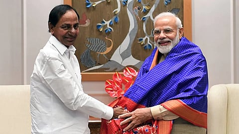 চন্দ্রশেখর রাওয়ের সাথে প্রধানমন্ত্রী নরেন্দ্র মোদী