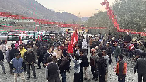 জয়ের পর লাদাখ উপত্যকায় বিজয়ী দলের সমর্থকদের উল্লাস